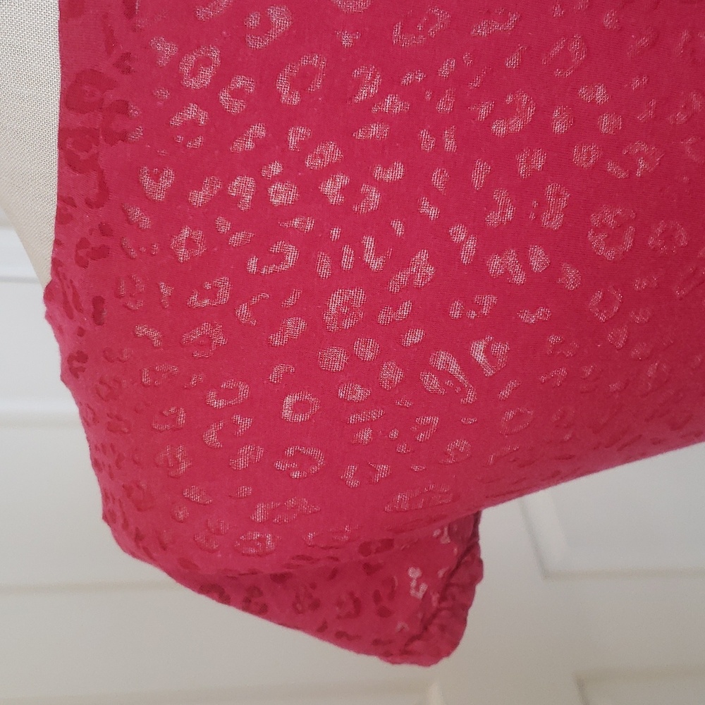 Vintage 90s RUE21 Red Animal Print Burnout Tee | Y2K Grunge Cap Sleeve V-Neck - Picture 11 of 13